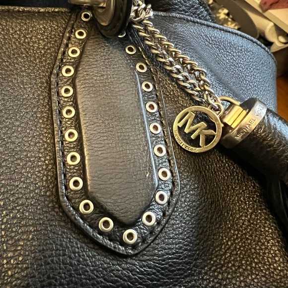 Michael Kors Brooklyn Large Shoulder Bag - Picture 6 of 15